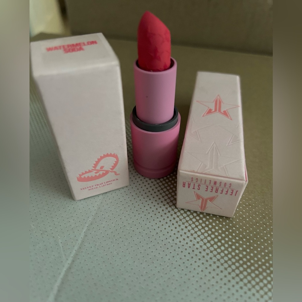 Jeffree Star Watermelon Soda Velvet Trap